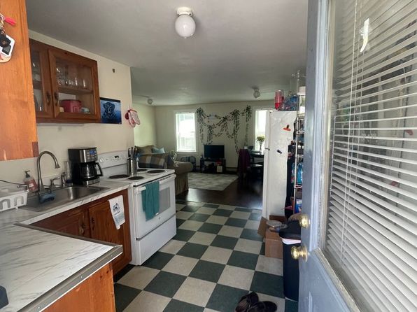 224 Rainbow St #4