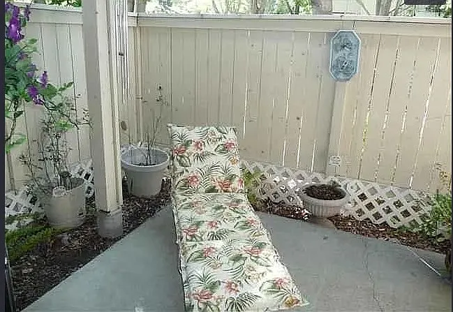 Compton Cir — Photo 5