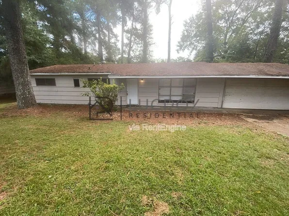 2694 Woodside Dr, Jackson, MS 39204