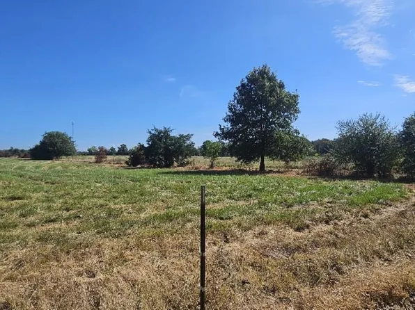 4 Morgan Rd, Oak Grove, LA 71263