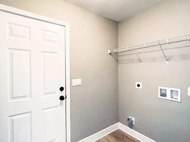 2386 Barberee Dr — Photo 10