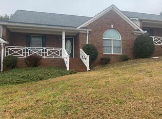 218 Golf Crest Ln, Athens, TN 37303