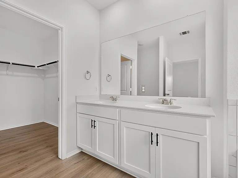 941 Legends Ln — Photo 19