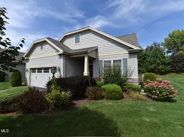 18 Meldon Circle, Queensbury, NY 12804