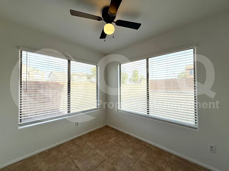 5517 W Wood St — Photo 10