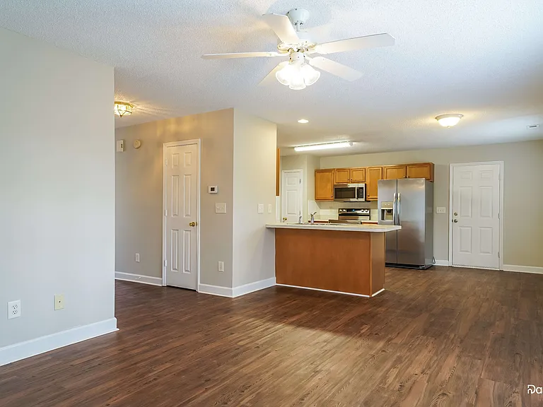 301 Tarheel Ln — Photo 4