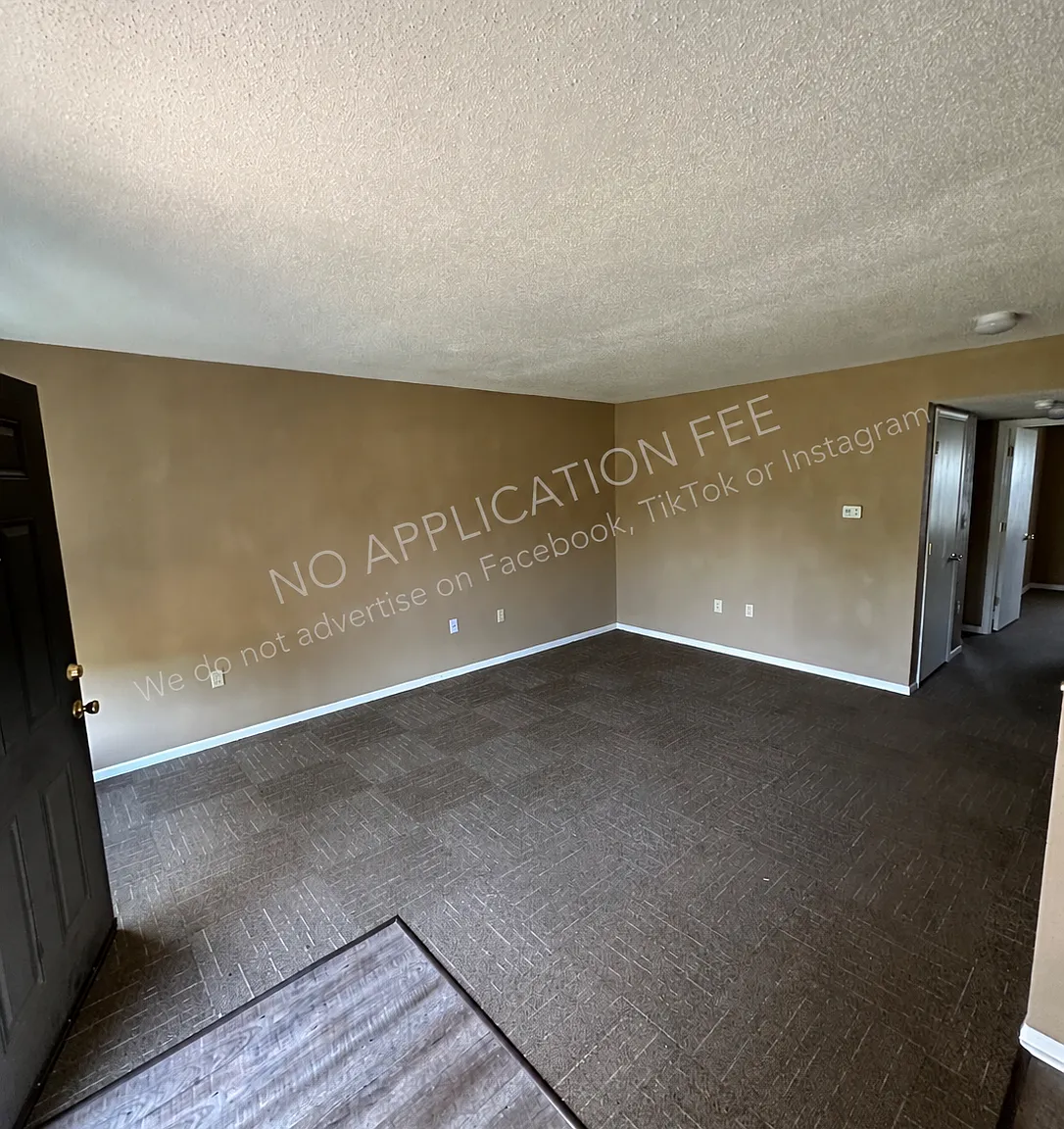 1530 W 14th St — Photo 3