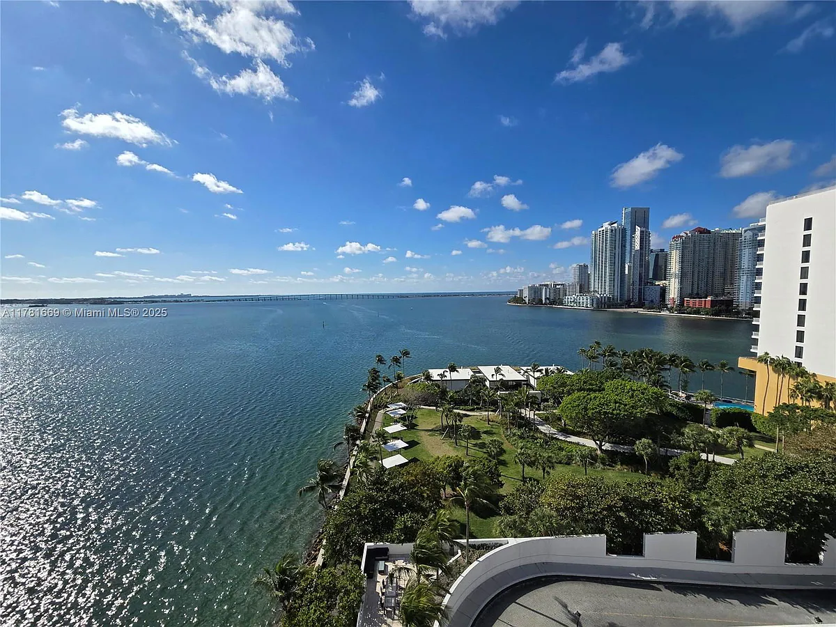 Building Photo - 800 Claughton Island Dr #1205