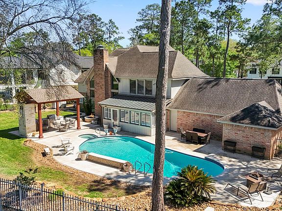 2nd image of 37 Doe Run Dr