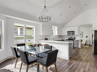 946 E 53rd St, Austin, TX 78751