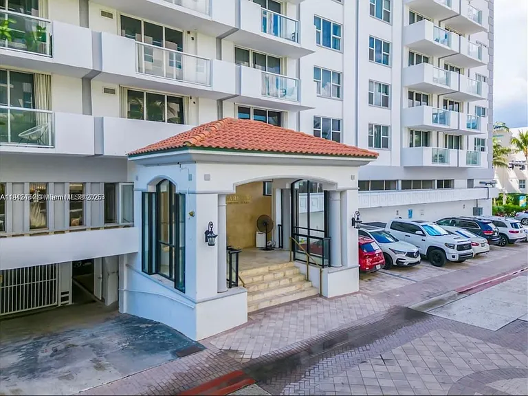 9195 Collins Ave #912 — Photo 11