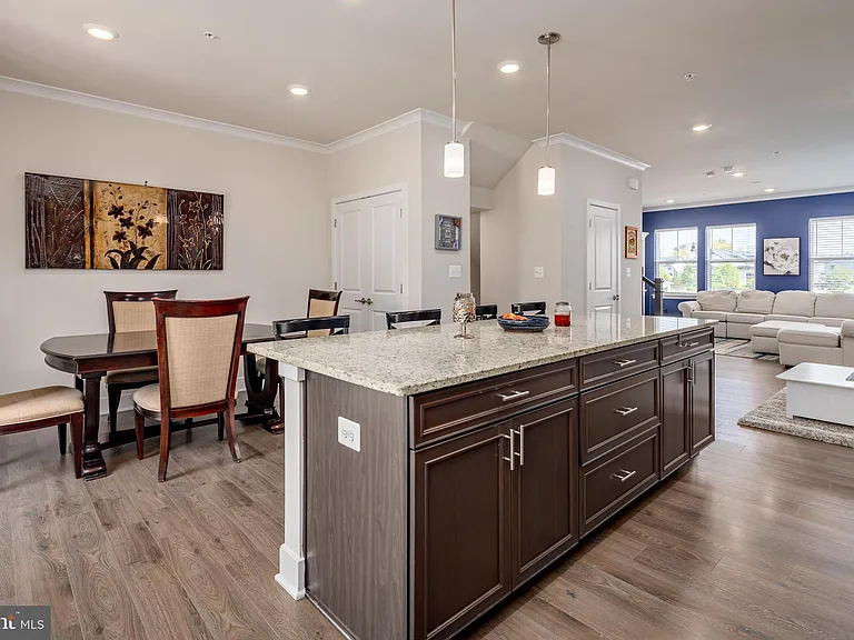618 Chalcedony Ln — Photo 22