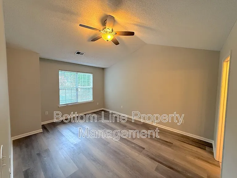 9419 Elizabeth Townes Ln — Photo 17