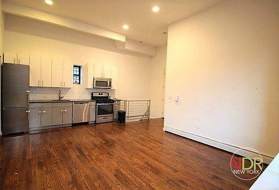 4th image of 387 Quincy St APT 1
