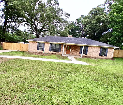 225 Denise Ln Photo 1