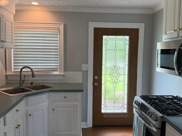 79 Ridgecrest Dr — Photo 2