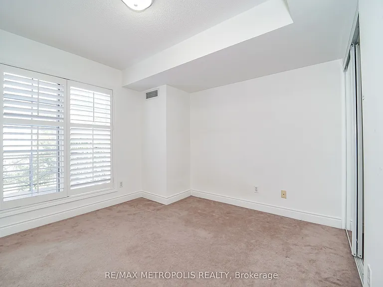 3 Rean Dr #Townhouse 13 — Photo 22