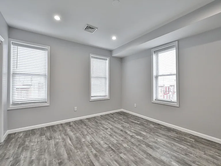 400 W Penn St #2 — Photo 21