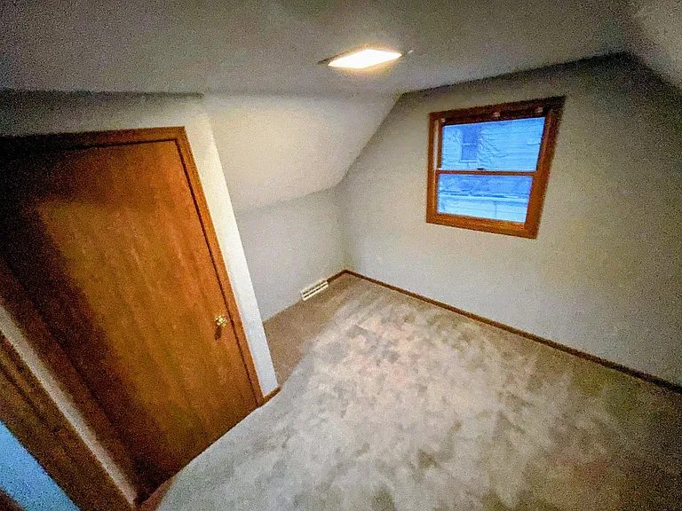 226 W William St — Photo 9