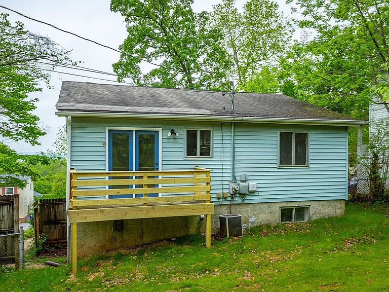 833 Sylvan Dr — Photo 32