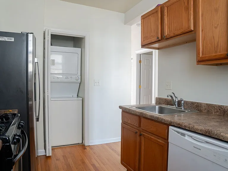2504 W Catalpa Ave #2 — Photo 8