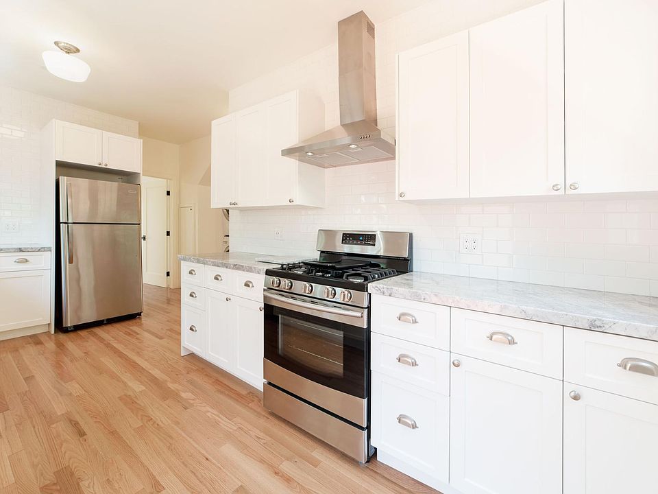 1st image of 2211 Elsinore St #1/2