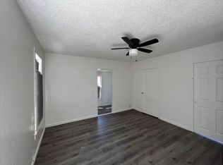 300 8th St #1/2, Taft, CA 93268