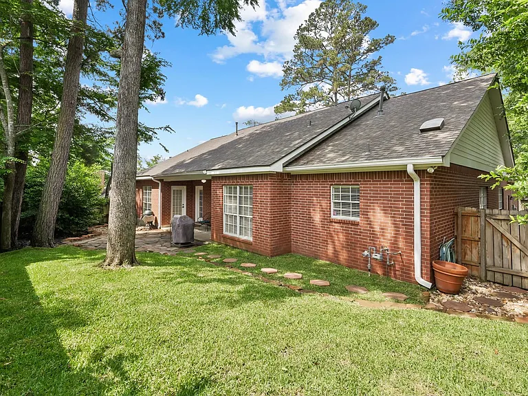 113 Inverness Dr — Photo 35
