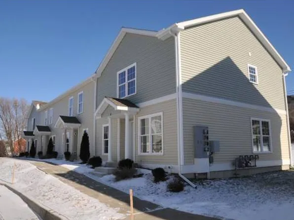 20 Marie Ln, Saint Albans, VT 05478
