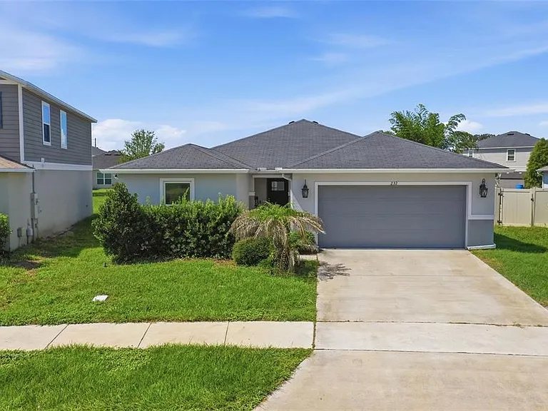 232 Lake Lucerne Way — Photo 1