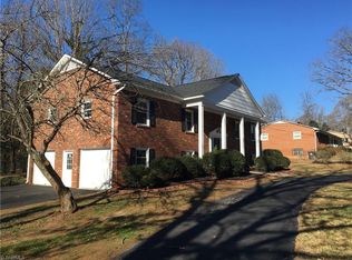 661 Valleybrook Ln, Winston Salem, NC 27104