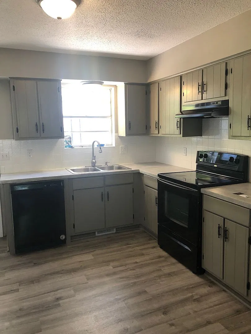 Newly remodeled 2 bedroom duplex in SW Springfield! — Photo 2
