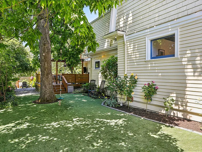 2631 46th Ave SW — Photo 12