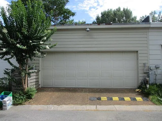 56 W Calhoun Ave — Photo 2