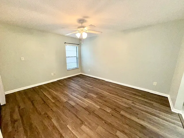 1003 Sherrywood St — Photo 16