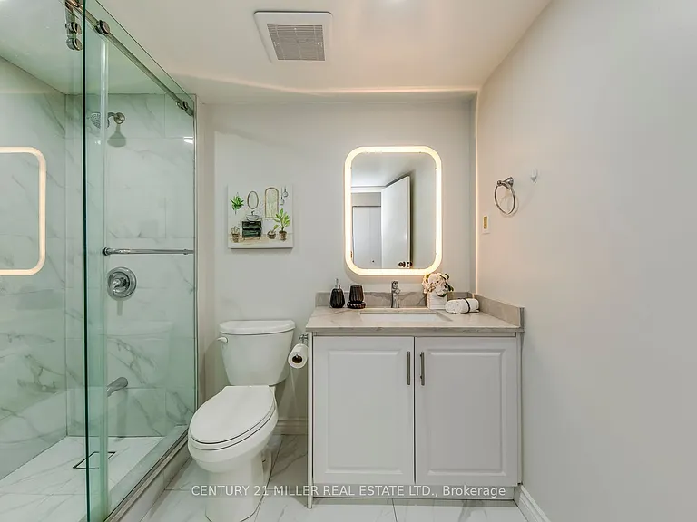 1450 Glen Abbey Gate #823 — Photo 20