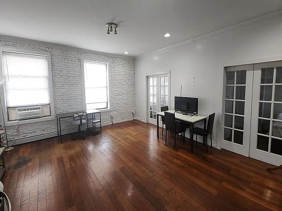3rd image of 967 Columbus Ave APT 7A