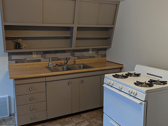 4th image of 901 N Dean St #2