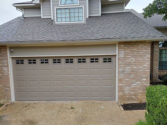 Windowed Garage Door (2020)