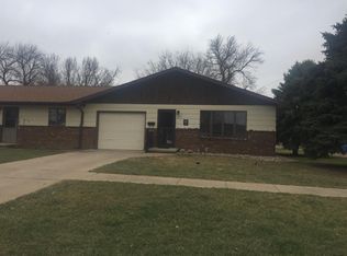 320 1st St SW, Le Mars, IA 51031