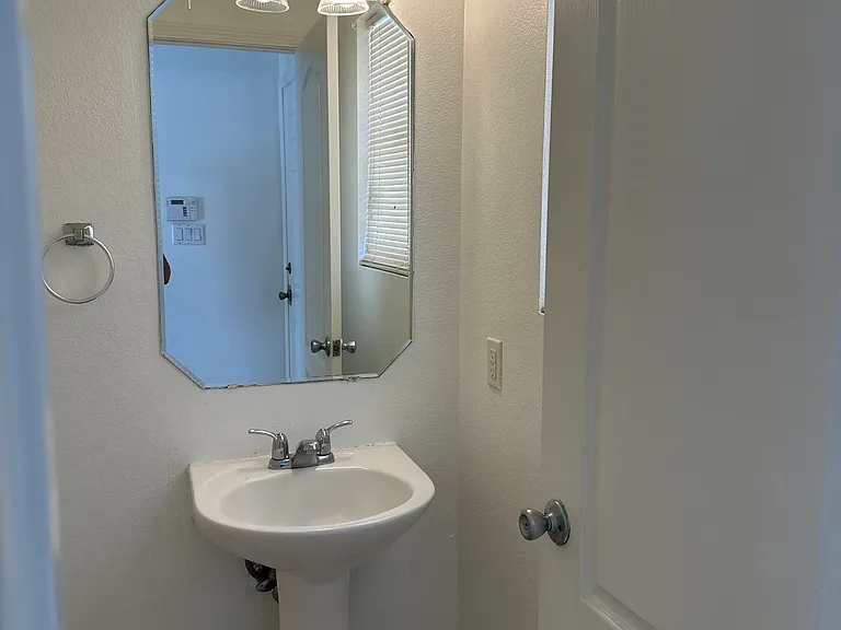 6160 Park Hill Ave NW — Photo 1