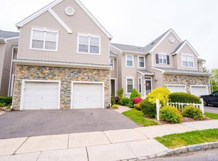704 Dahlia Cir, Dayton, NJ