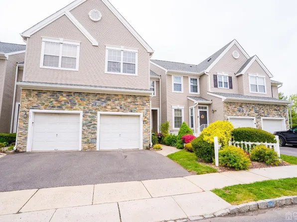 704 Dahlia Cir, Dayton, NJ 08810