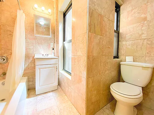 Rented by Bond New York | media 7