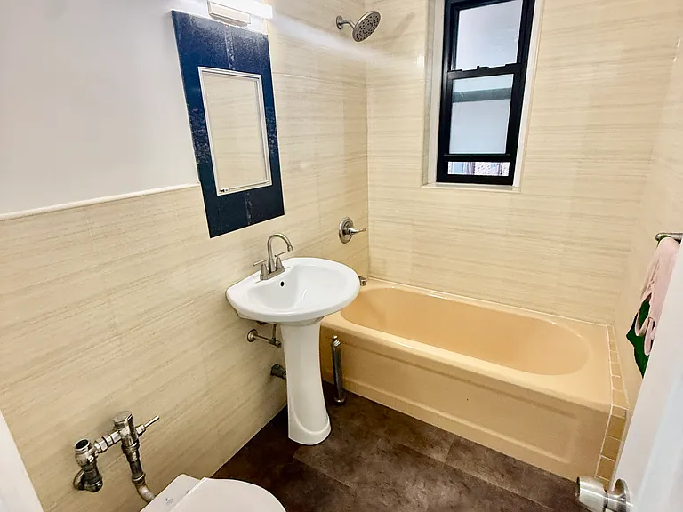 14476 Sanford Ave #1E — Photo 8