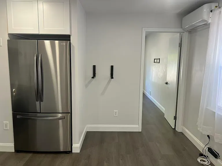 709 Collfield Ave — Photo 6