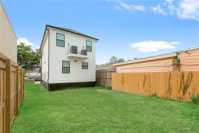 2105 Bienville St — Photo 12