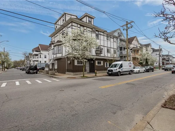 129 Academy Ave, Providence, RI 02908