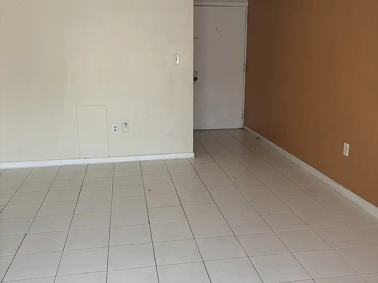 924 San Christopher Dr #B — Photo 11