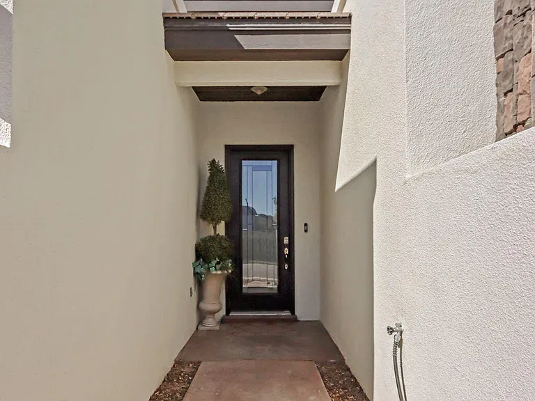 400 Royal Crown Rd — Photo 41